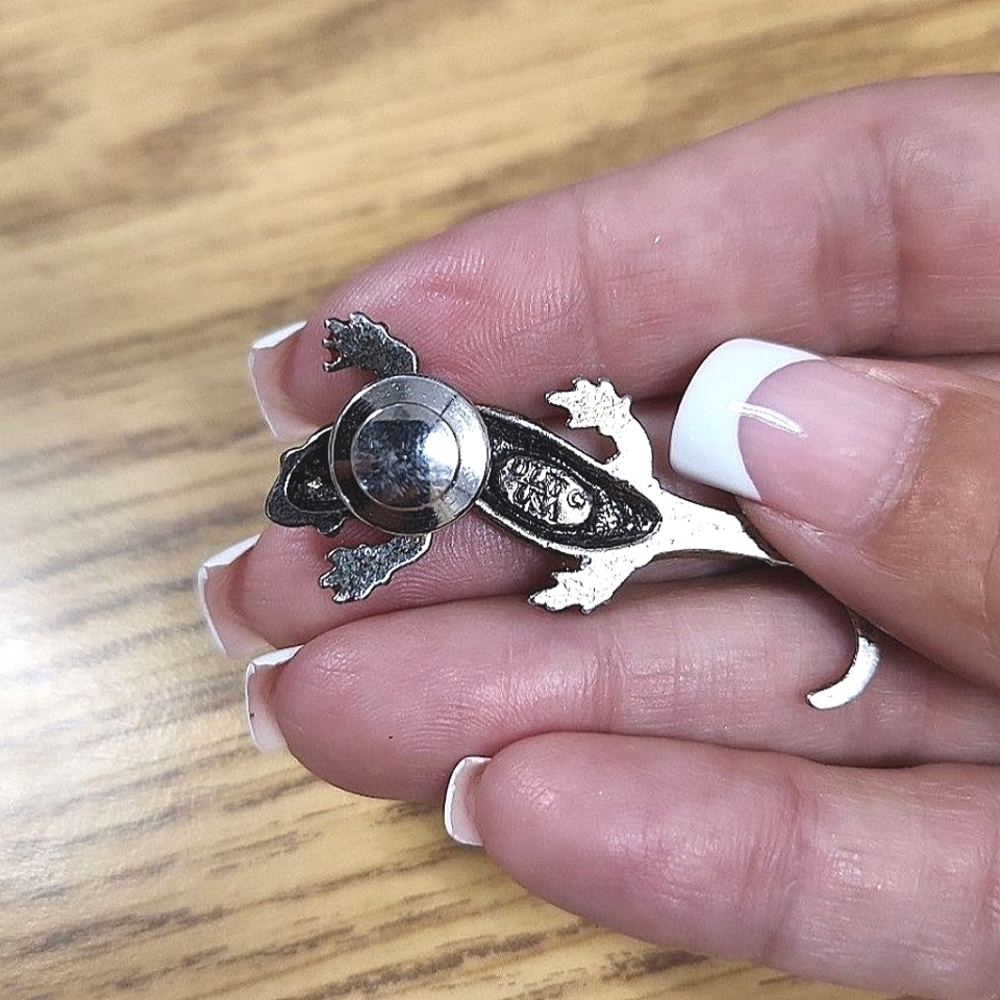 OLIT USA Crystal & Enamel Lizard Pin - Picture 4 of 4